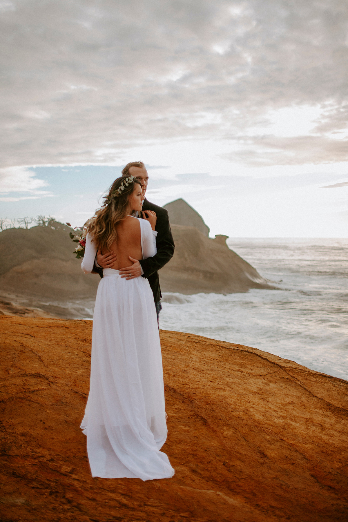 oregon, coast, engagement, anniversary, wedding, romantic, beach, victoria carlson, pacific northwest