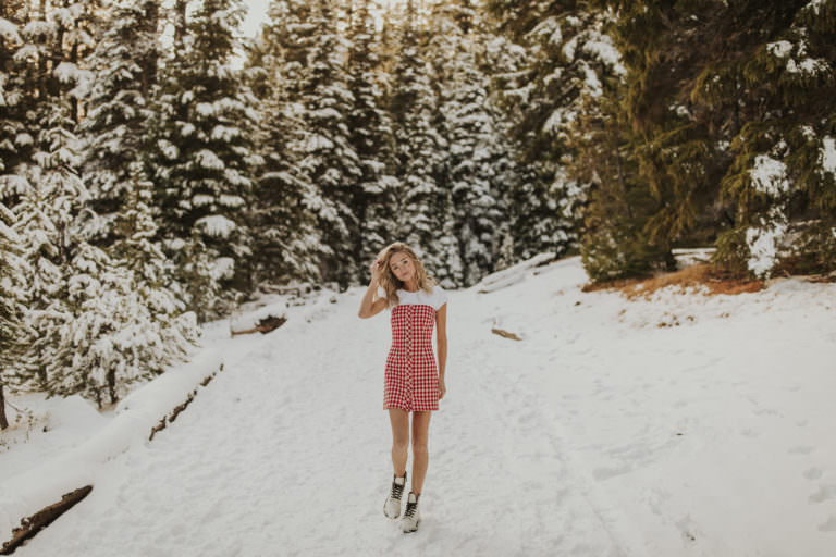 bend oregon senior photos snow mountain