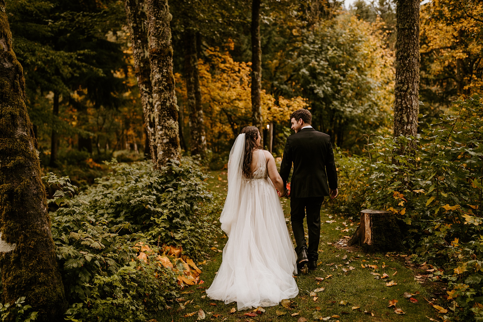 Pacific Northwest Fall Wedding At Bridal Veil Lakes