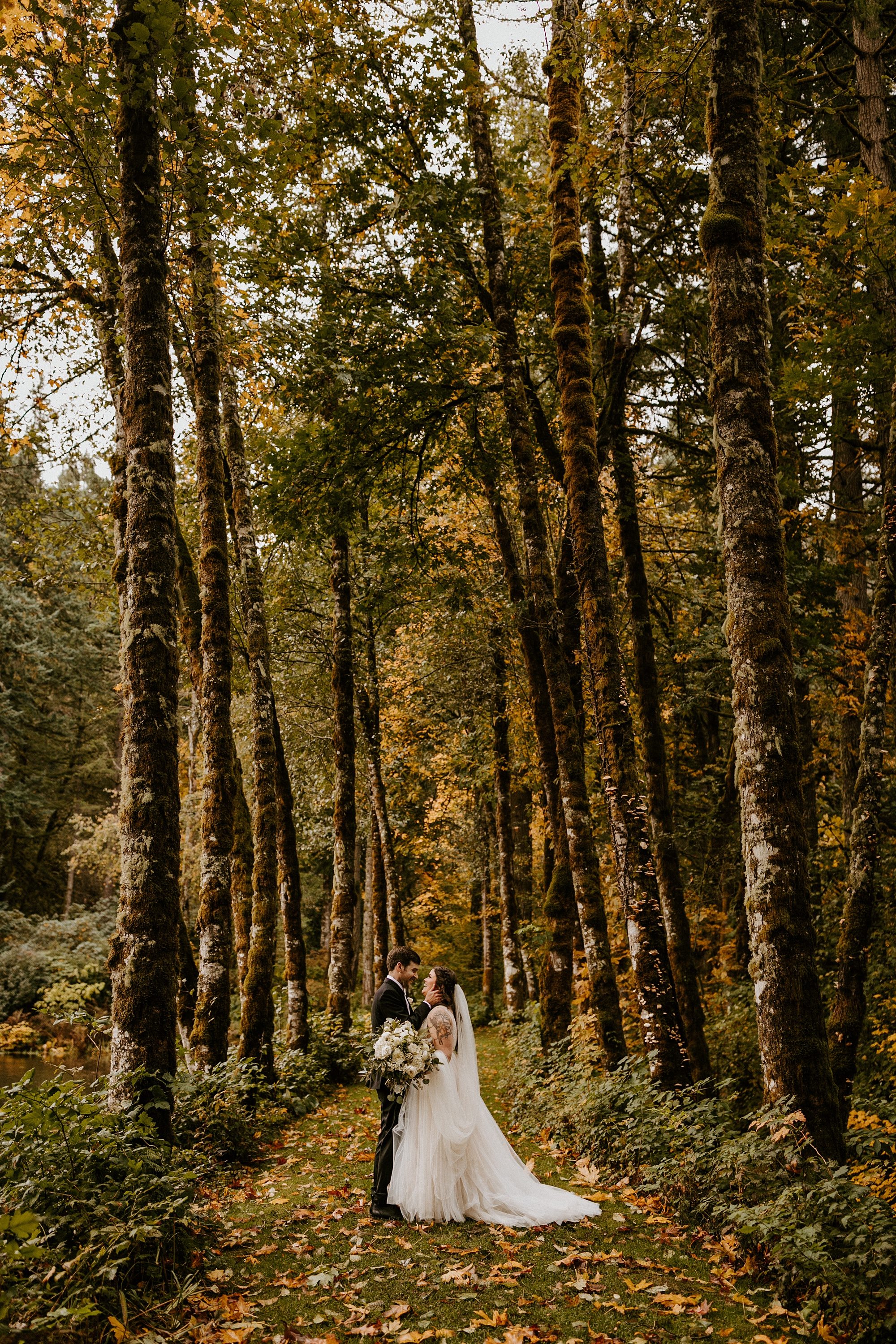 bridal veil lakes pacific northwest oregon fall autumn wedding victoria carlson photography