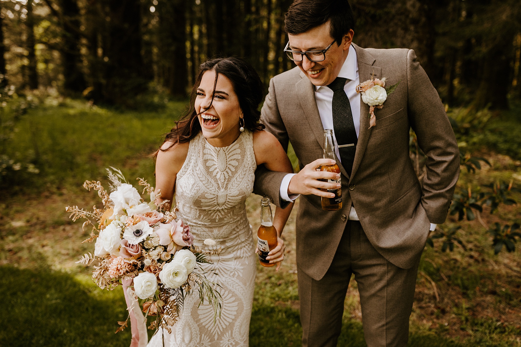 Southern Oregon coast intimate wedding Bend photographer covid bride corona pacific northwest elopement 