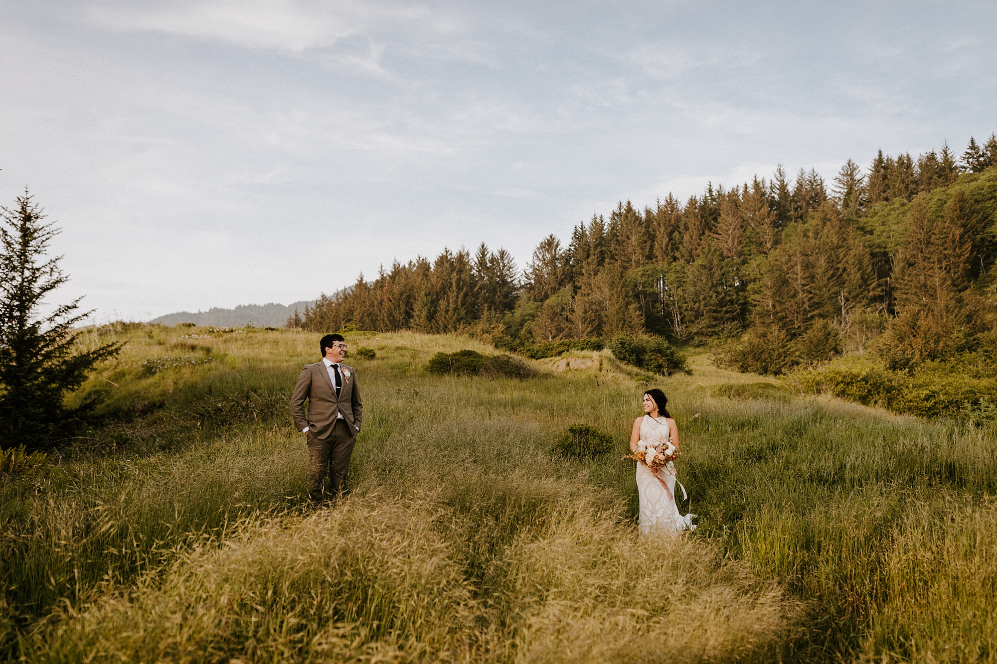 Southern Oregon coast elopement intimate wedding Bend photographer covid bride