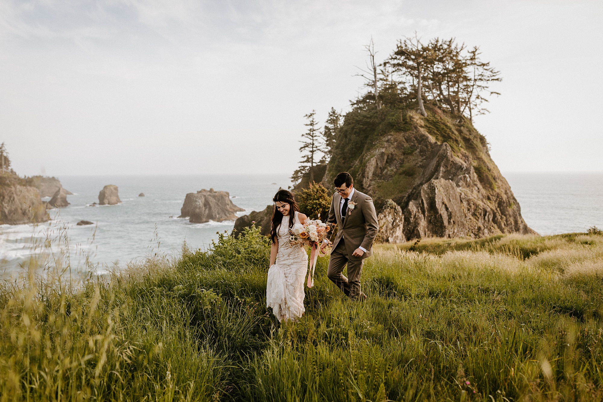 Southern Oregon coast elopement intimate wedding Bend photographer covid bride