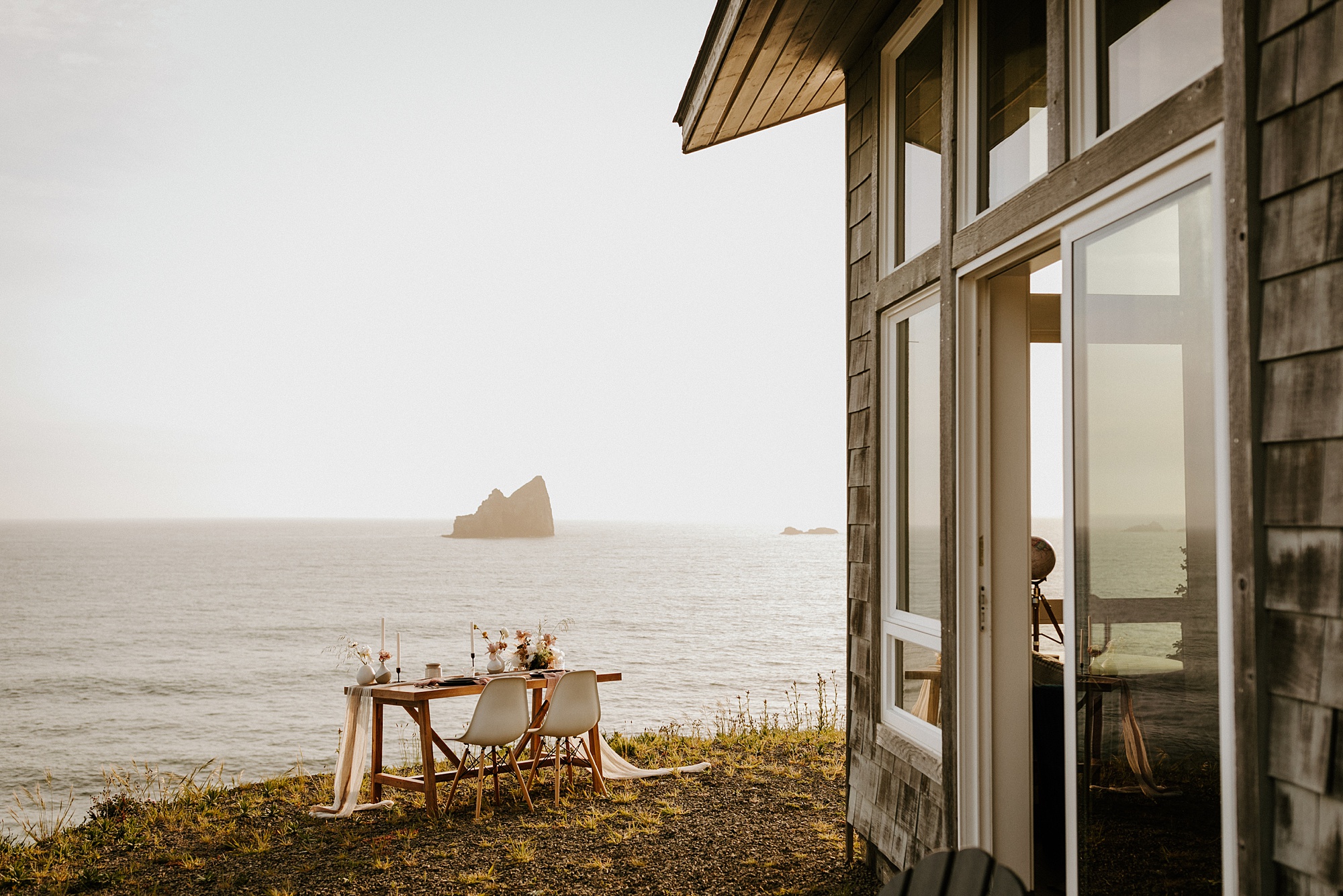 Southern Oregon coast elopement intimate wedding Bend photographer covid bride crook point