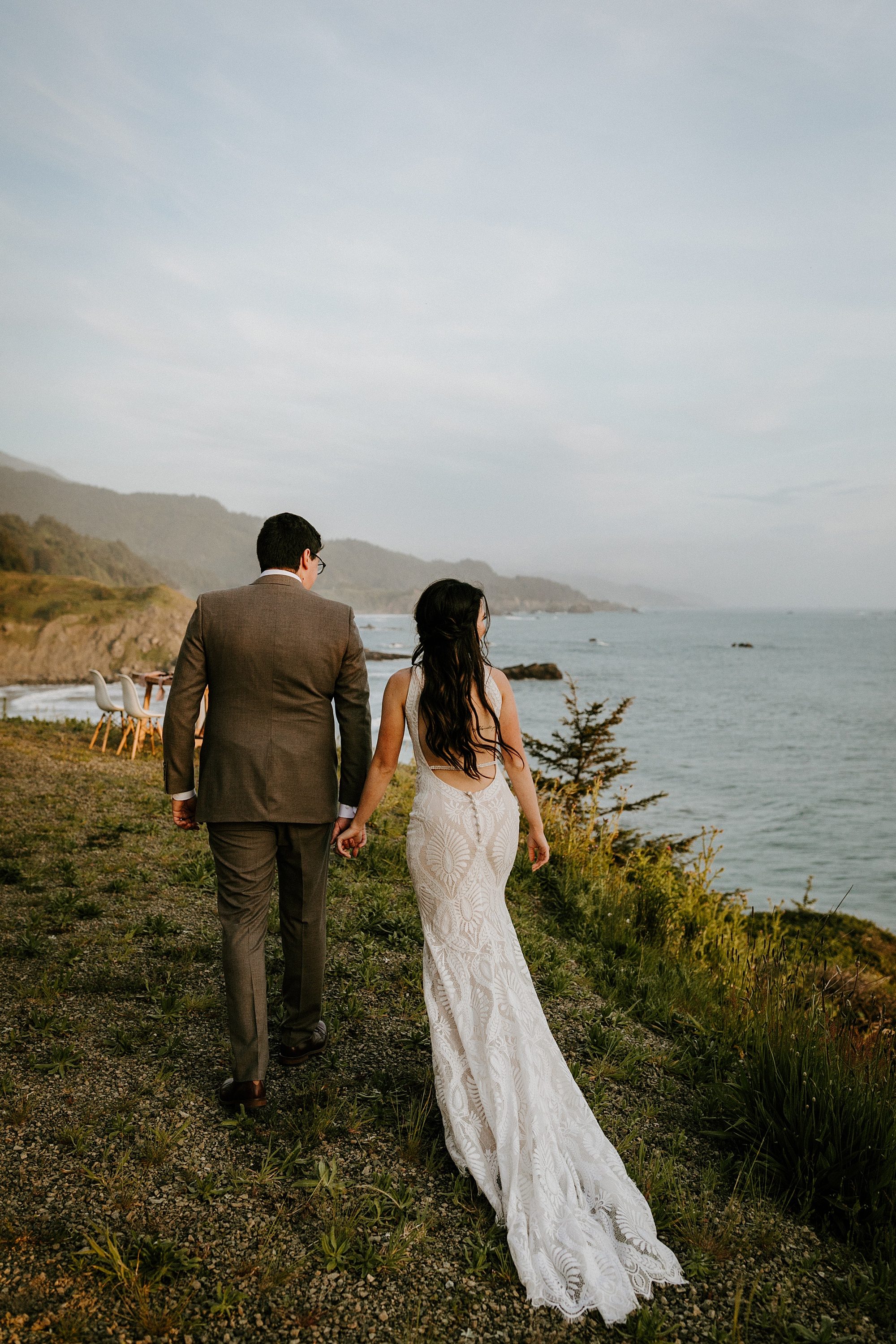 Southern Oregon coast elopement intimate wedding Bend photographer covid bride