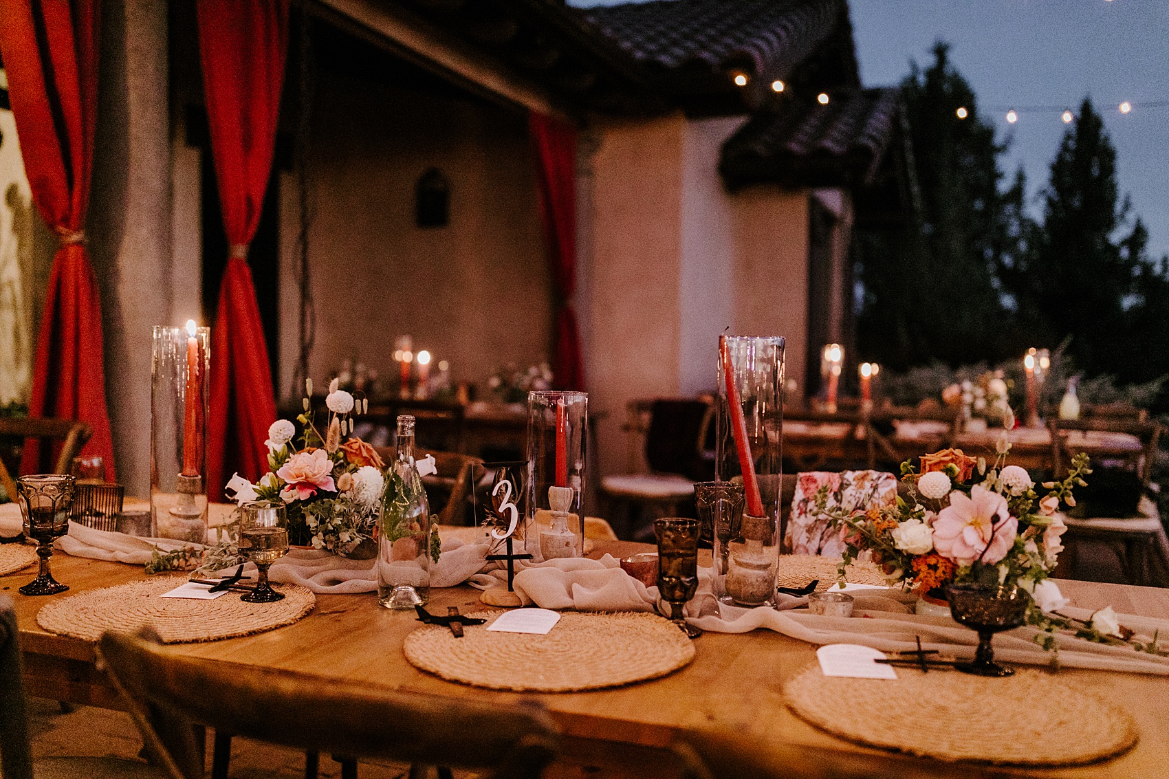 bend oregon neutral color high desert wedding reception details ae creative sunset victoria carlson