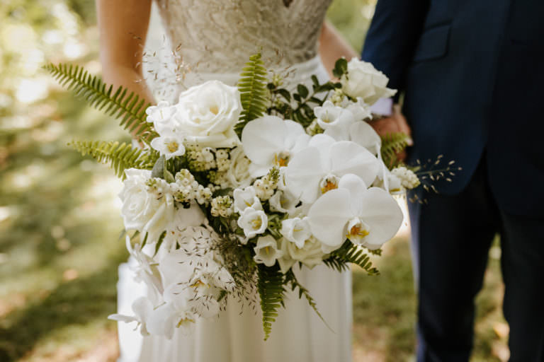 bridal veil lakes pnw oregon wedding neutral tones white flowers