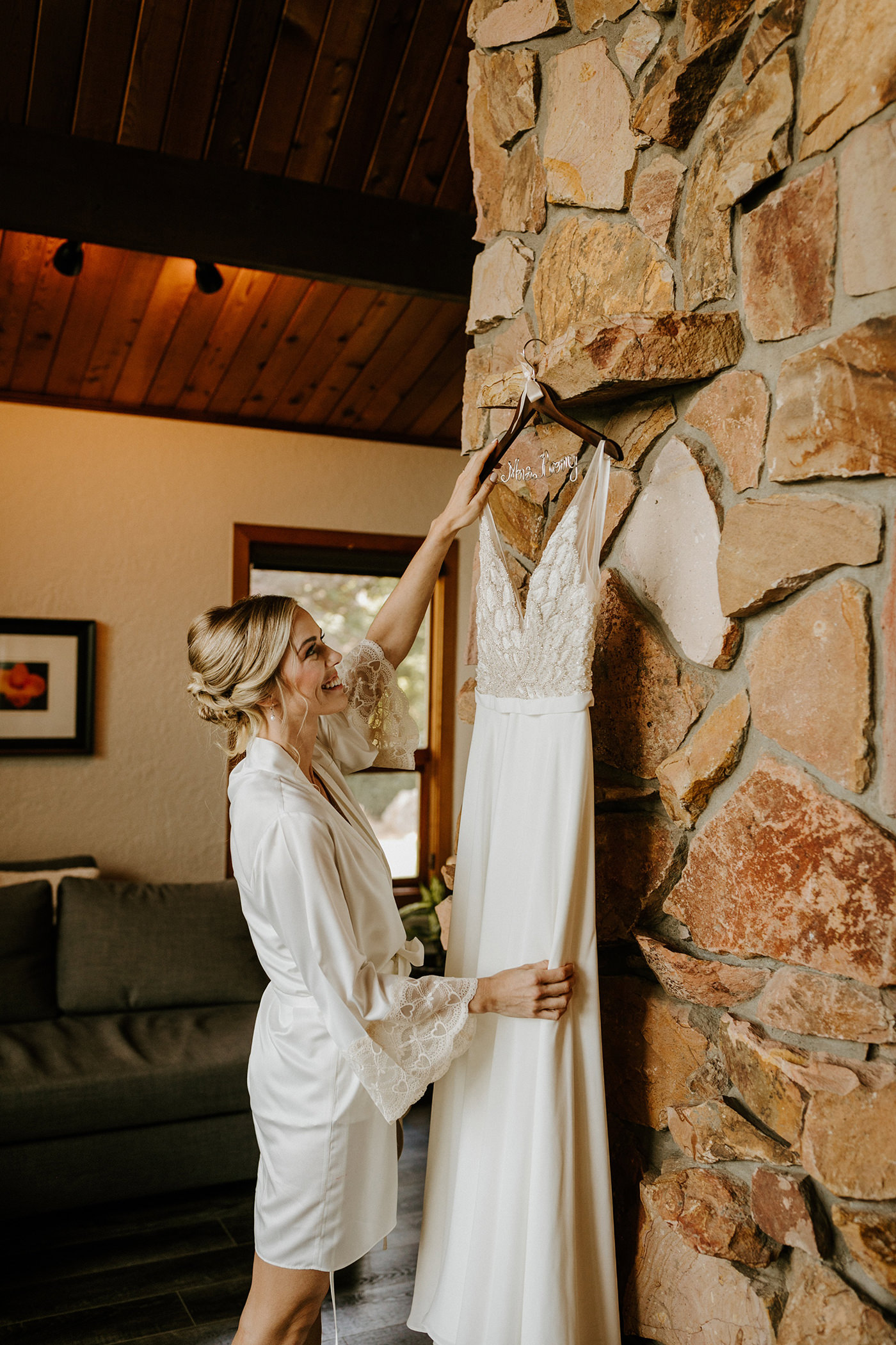 bridal veil lakes pacific northwest pnw oregon wedding neutral tones