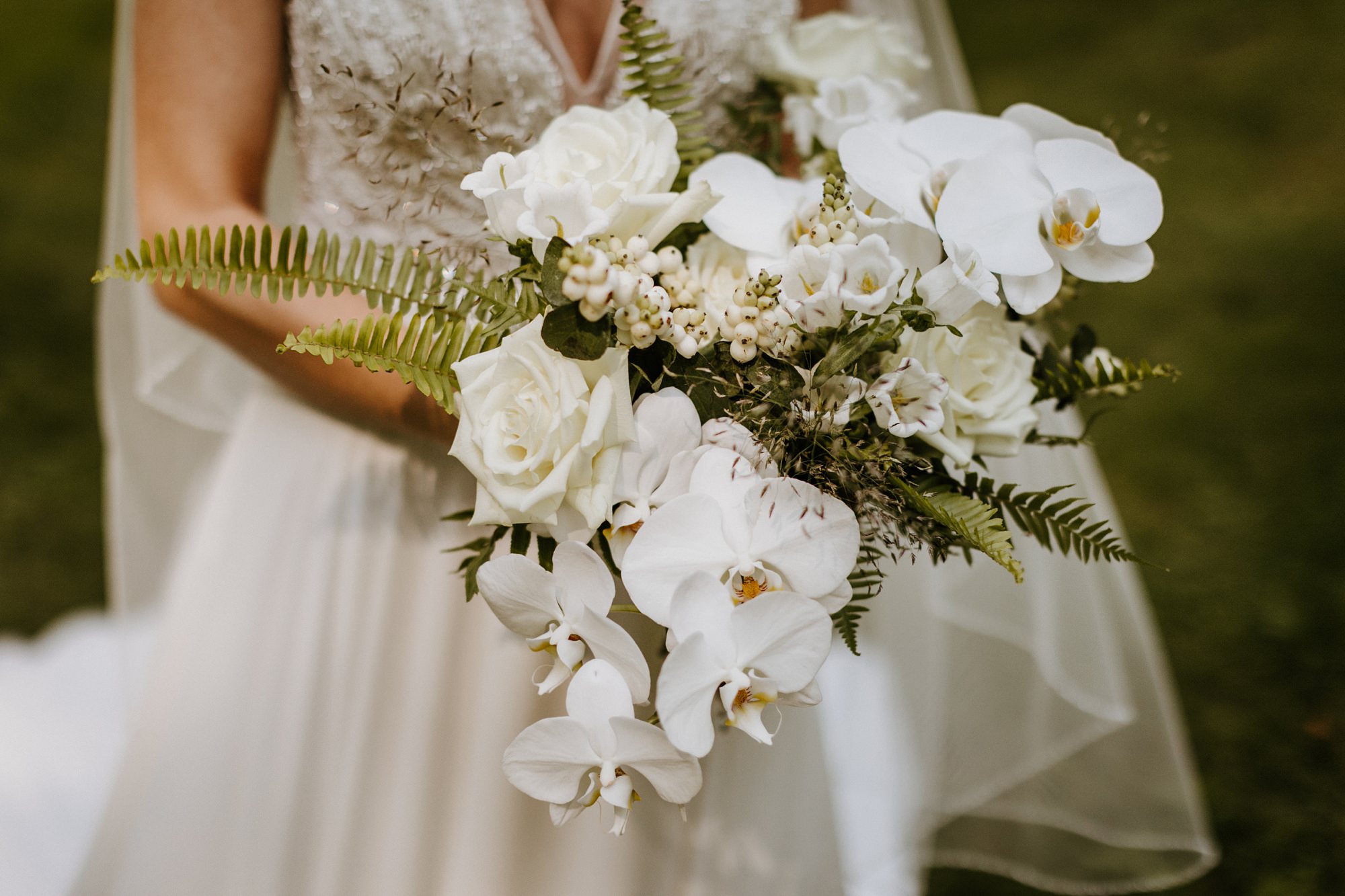 bridal veil lakes pacific northwest pnw oregon wedding neutral tones