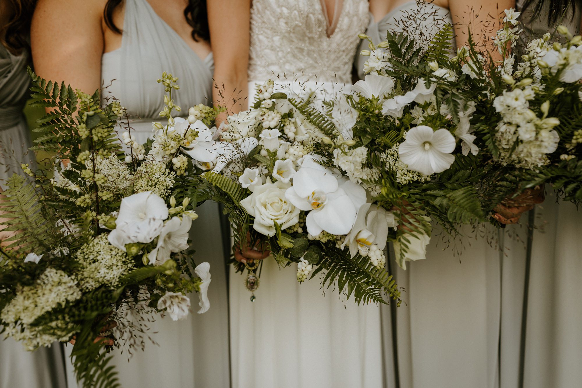 bridal veil lakes pacific northwest pnw oregon wedding neutral tones