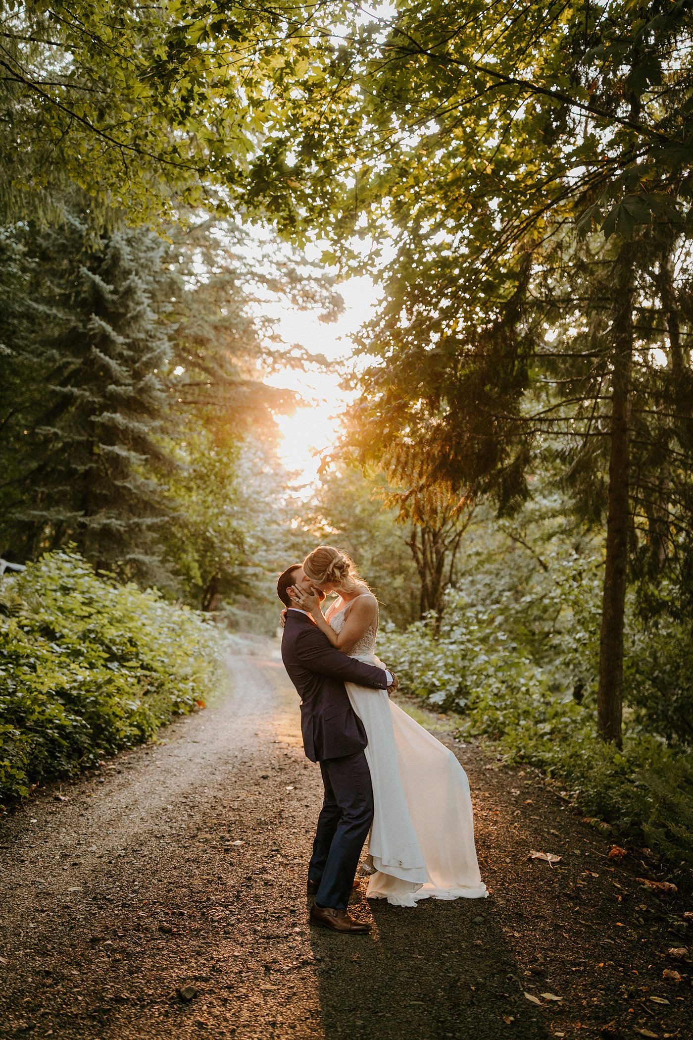 bridal veil lakes pacific northwest pnw oregon wedding neutral tones