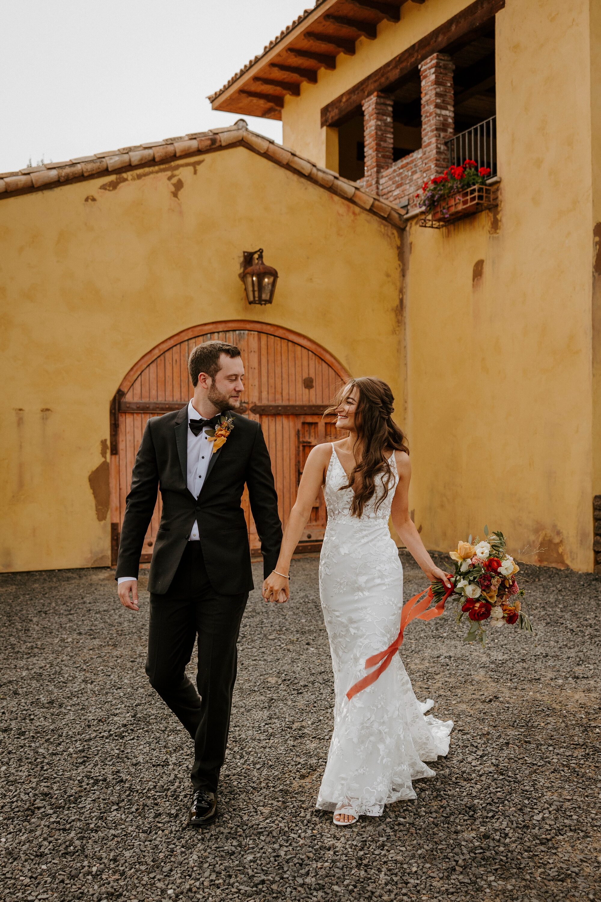 fall ranch at the canyons wedding bend central oregon rainy desert romantic portraits tuscany tuscan