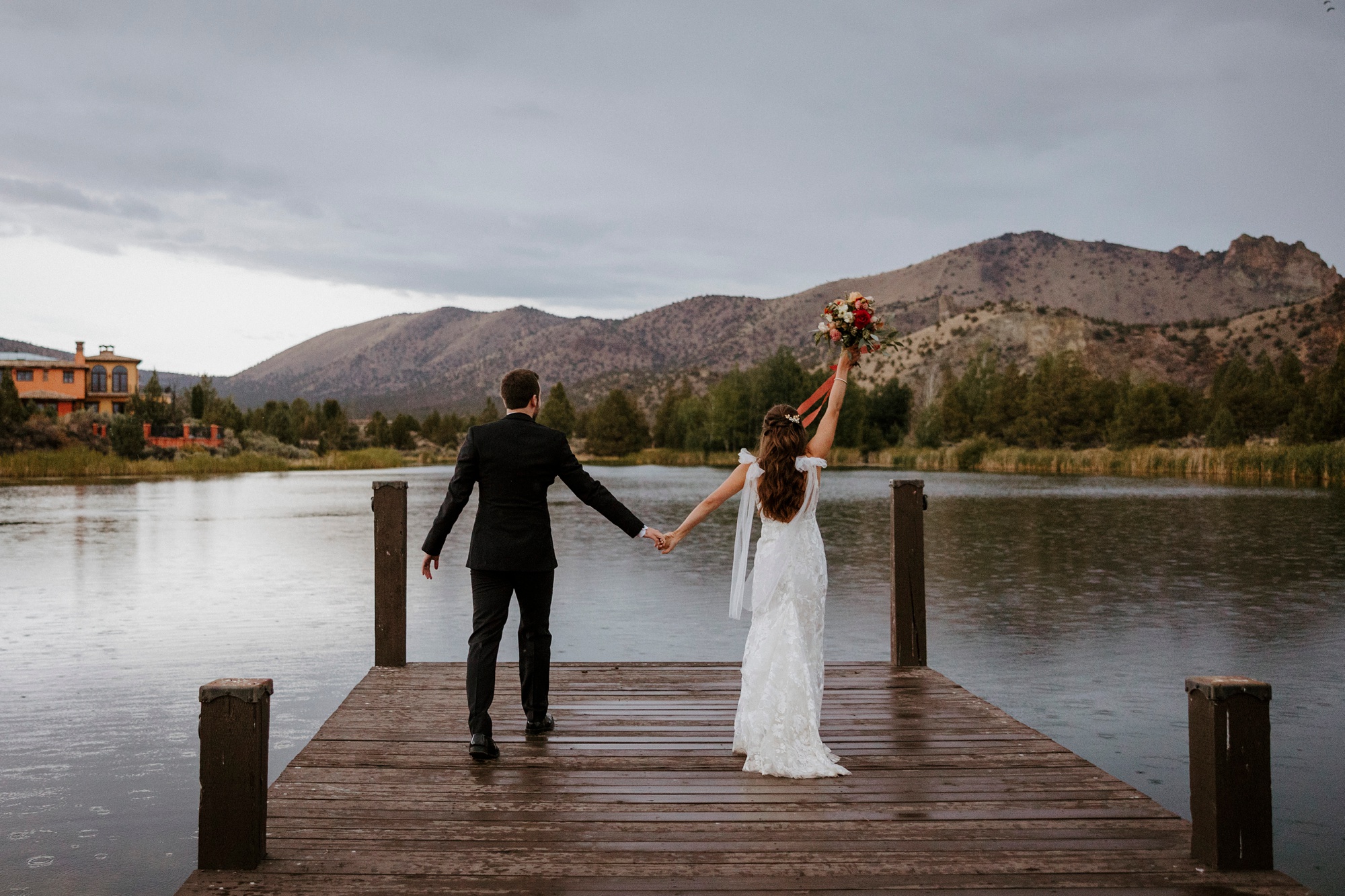 fall ranch at the canyons wedding bend central oregon rainy desert romantic portraits tuscany tuscan lake