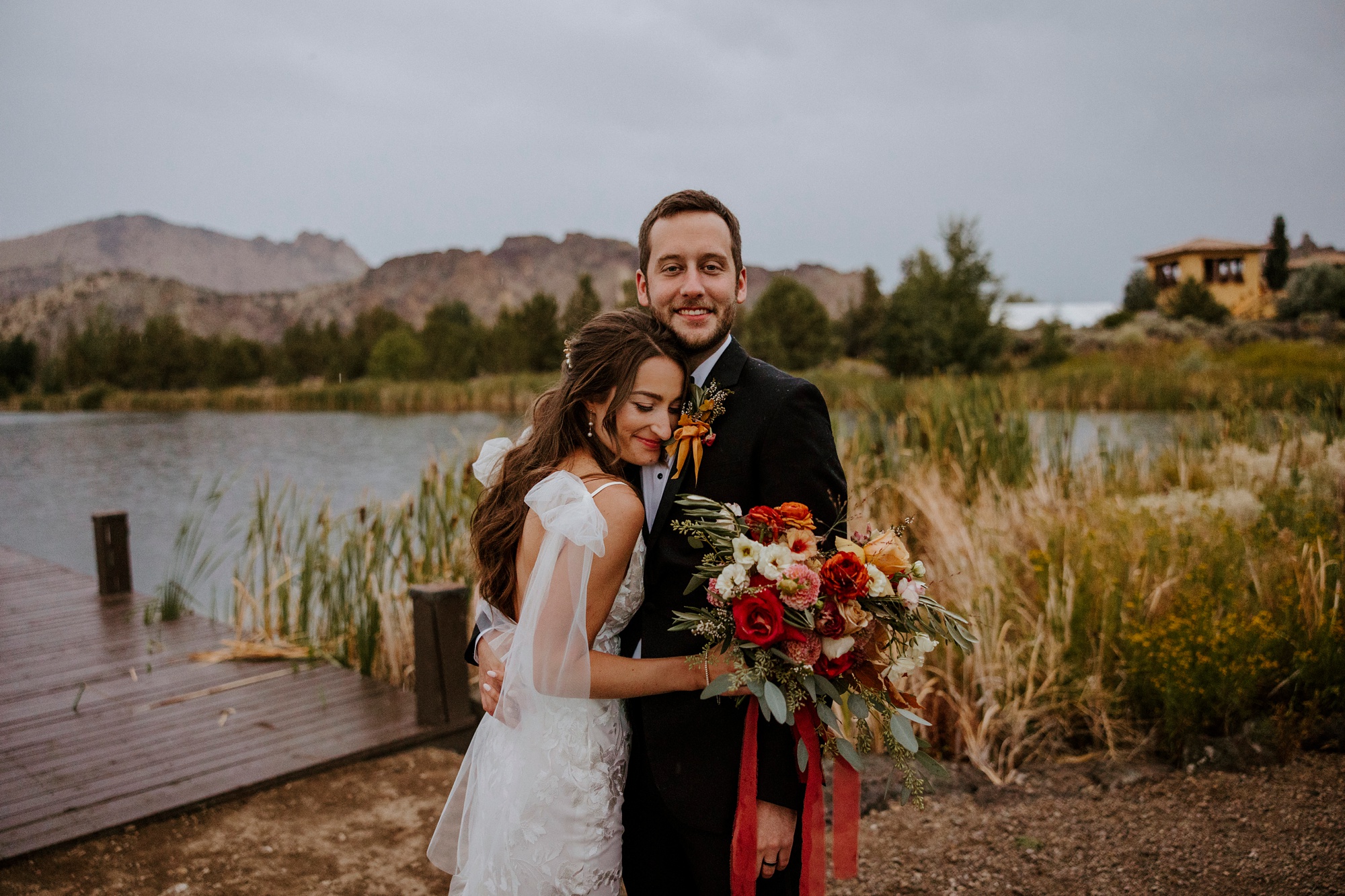 fall ranch at the canyons wedding bend central oregon rainy desert romantic portraits tuscany tusvan