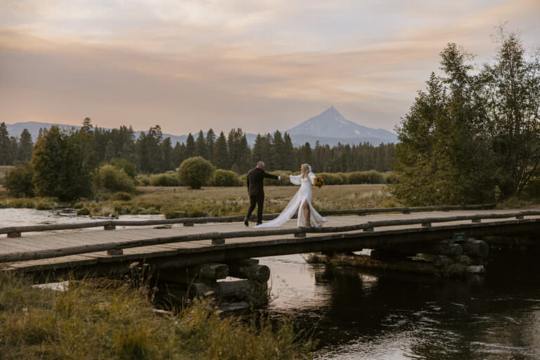 Late Summer Wedding at House on Metolius