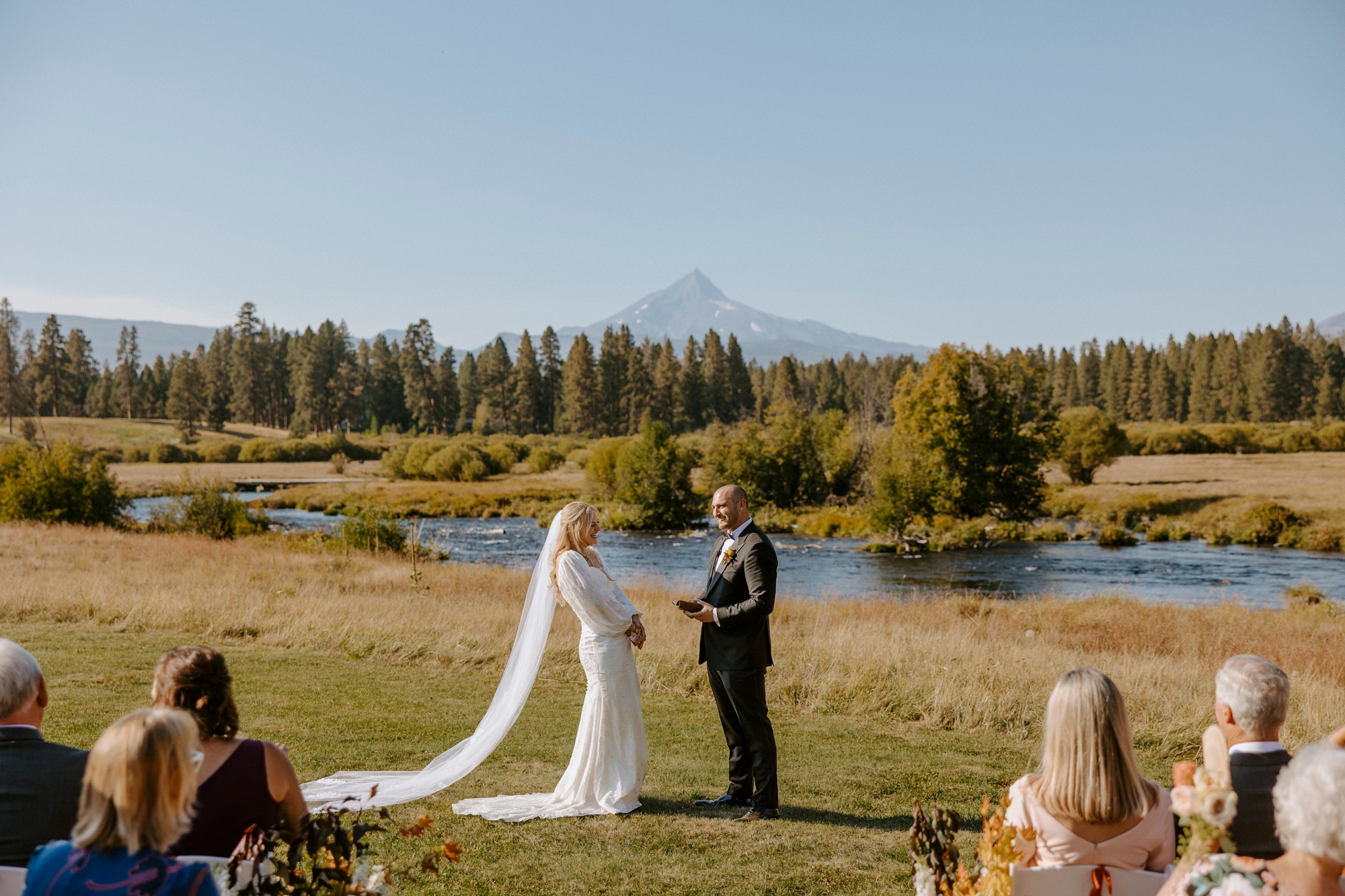 central oregon, sisters, camp sherman, metolius river, house on metolius, wedding, late summer, outdoor, party