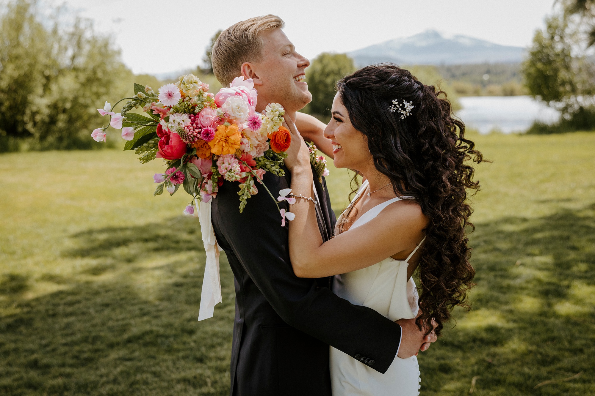 black butte ranch, happy, colorful, summer, wedding, modern, victoria carlson photography, mountains, sisters, oregon