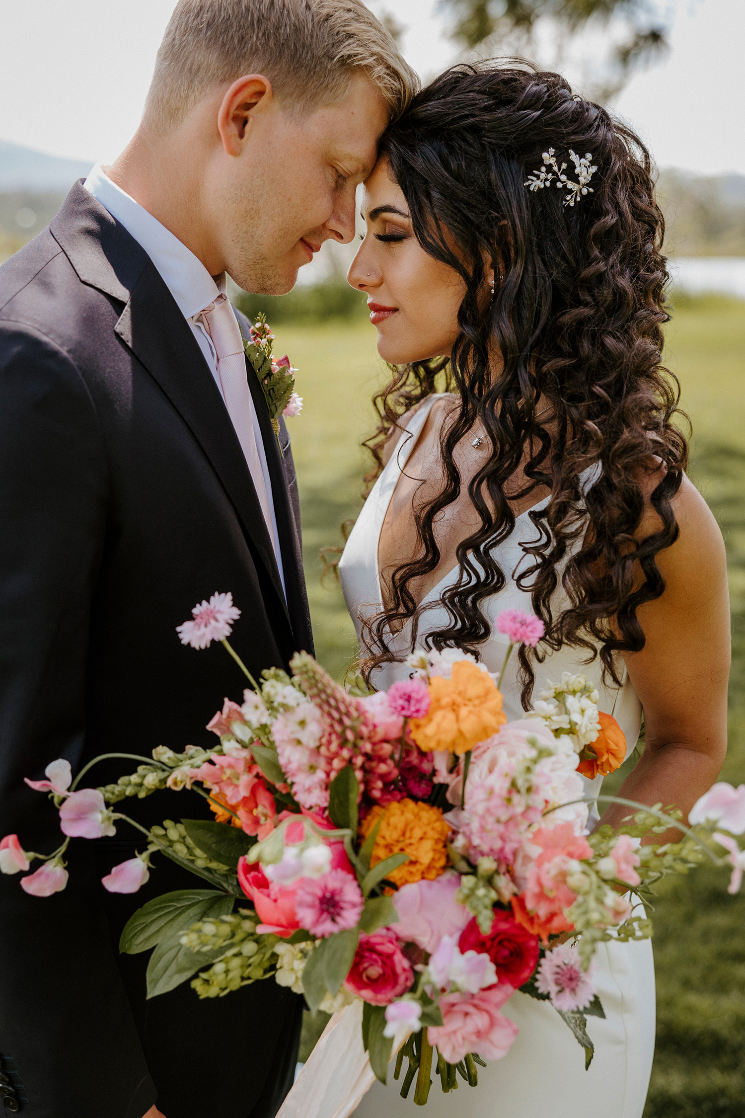 black butte ranch, happy, colorful, summer, wedding, modern, victoria carlson photography, mountains, sisters, oregon