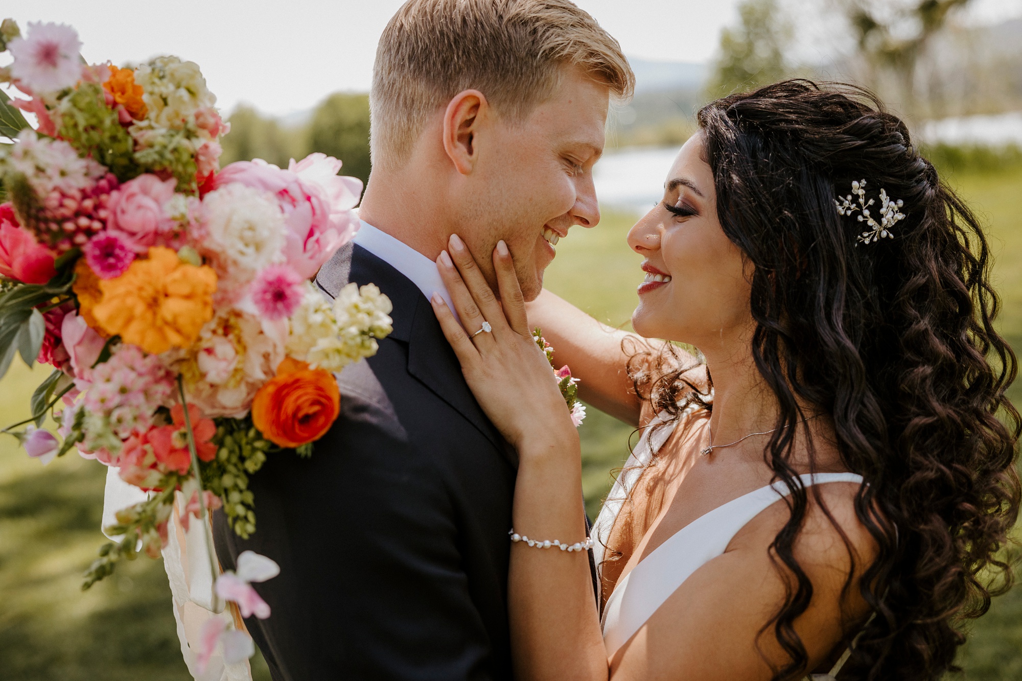 black butte ranch, happy, colorful, summer, wedding, modern, victoria carlson photography, mountains, sisters, oregon