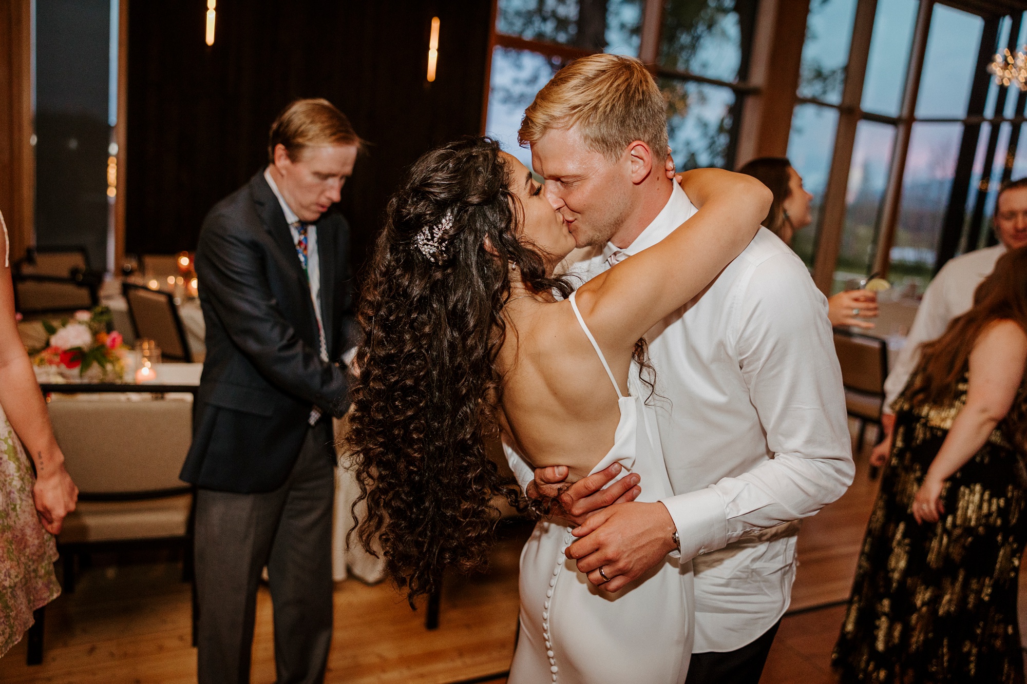 black butte ranch, happy, colorful, summer, wedding, modern, victoria carlson photography, mountains, sisters, oregon