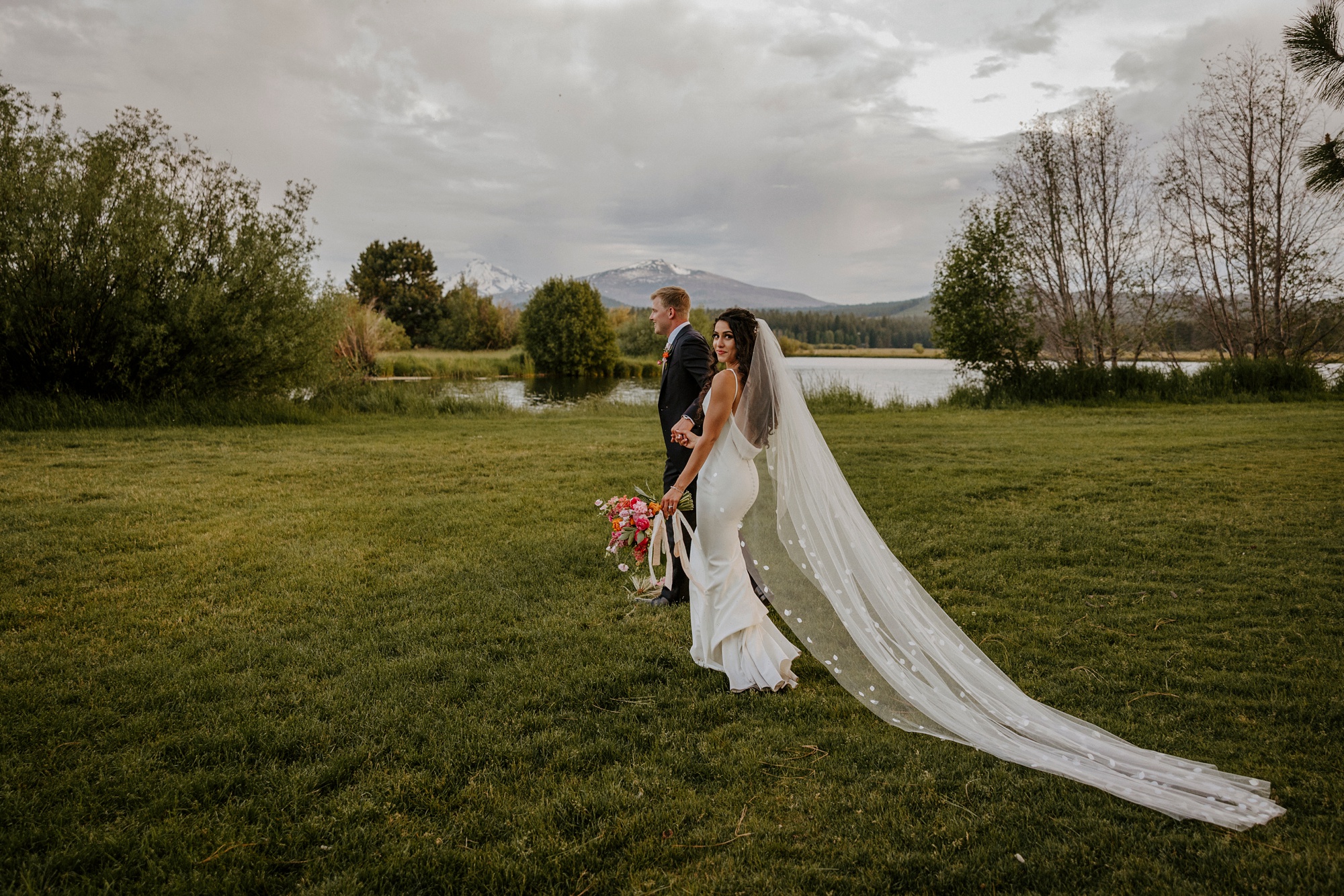 black butte ranch, happy, colorful, summer, wedding, modern, victoria carlson photography, mountains, sisters, oregon