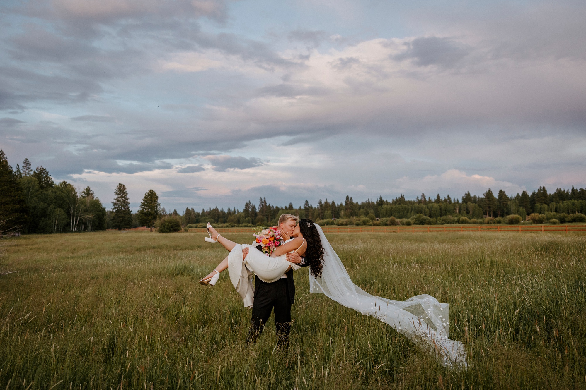 black butte ranch, happy, colorful, summer, wedding, modern, victoria carlson photography, mountains, sisters, oregon