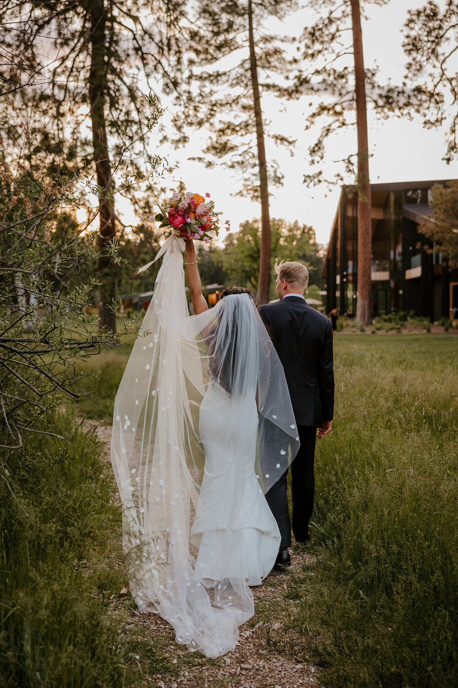 black butte ranch, happy, colorful, summer, wedding, modern, victoria carlson photography, mountains, sisters, oregon