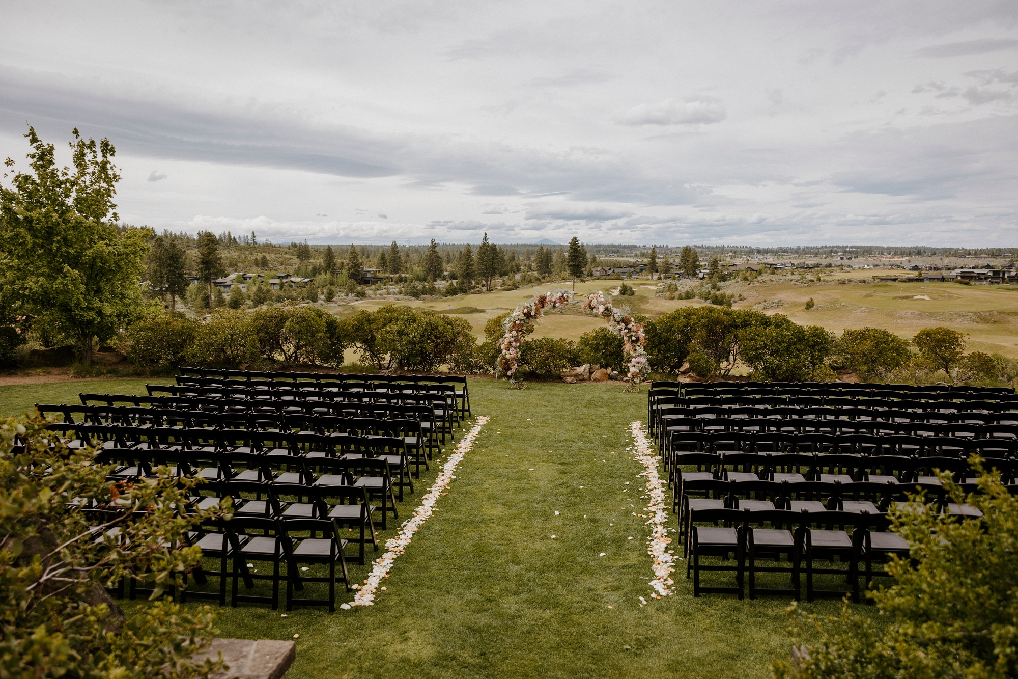 Tetherow, wedding, June, resort, golf, Central Oregon, Bend, high desert, romantic, pastels