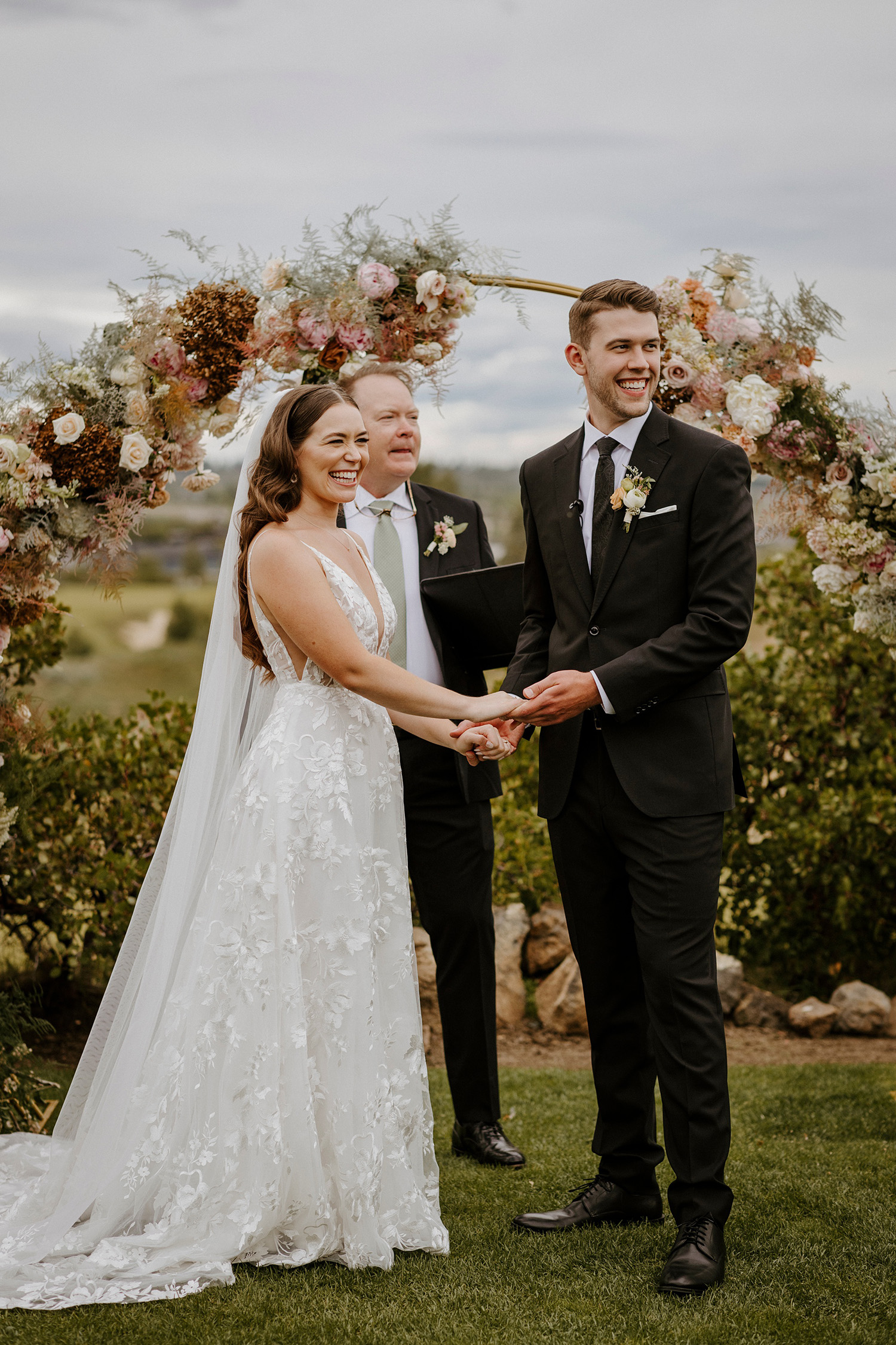 Tetherow, wedding, June, resort, golf, Central Oregon, Bend, high desert, romantic, pastels