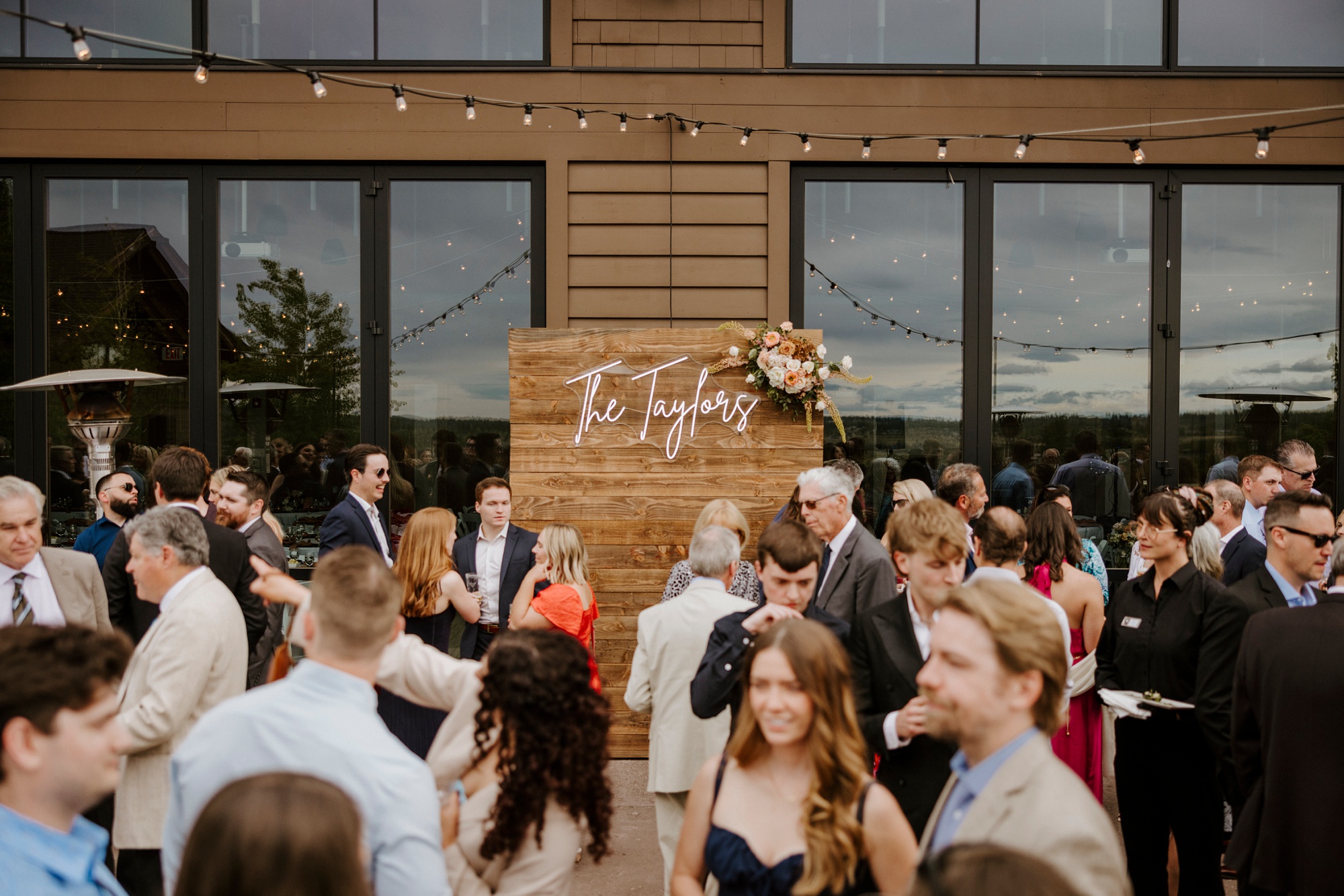 Tetherow, wedding, June, resort, golf, Central Oregon, Bend, high desert, romantic, pastels