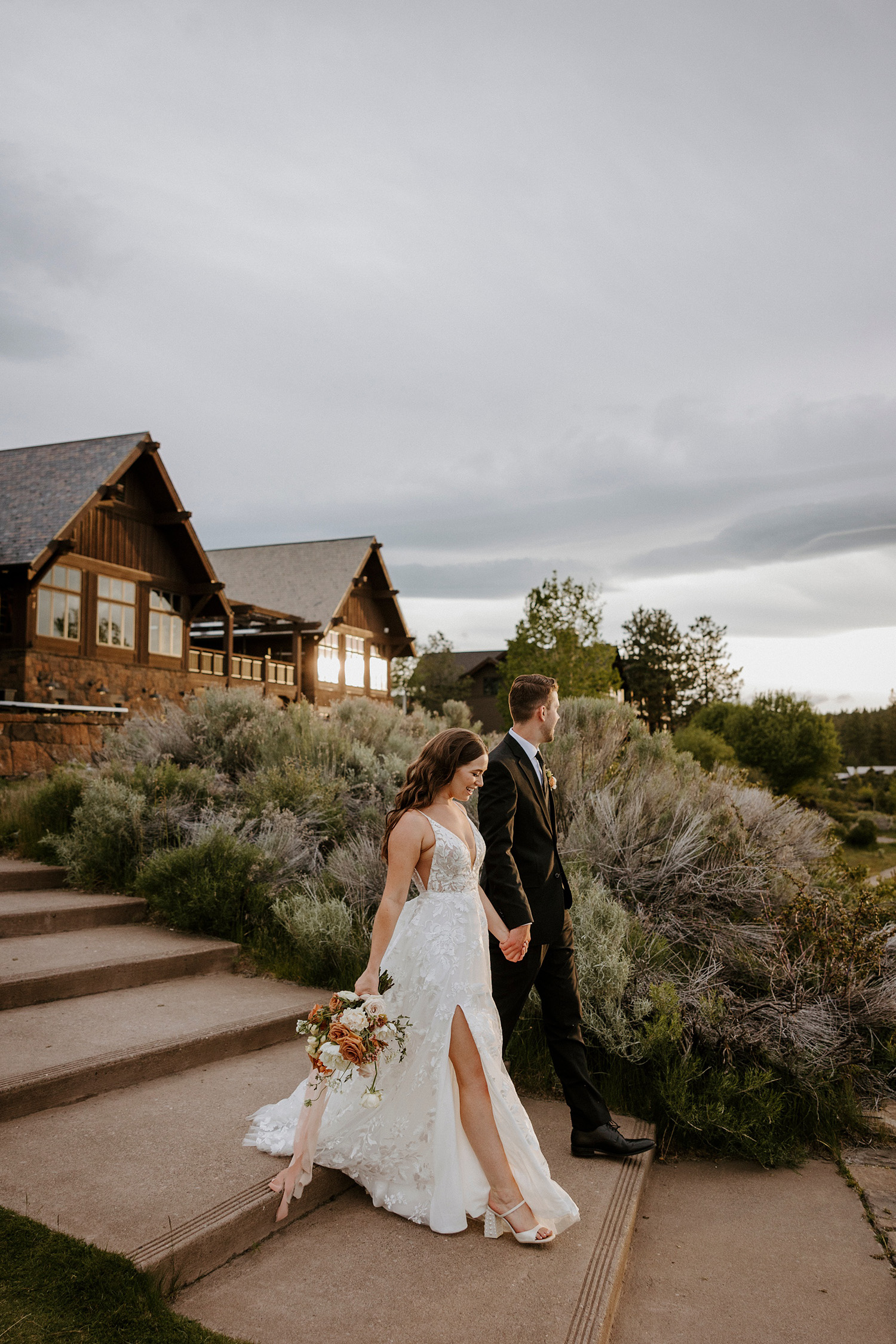 Tetherow, wedding, June, resort, golf, Central Oregon, Bend, high desert, romantic, pastels