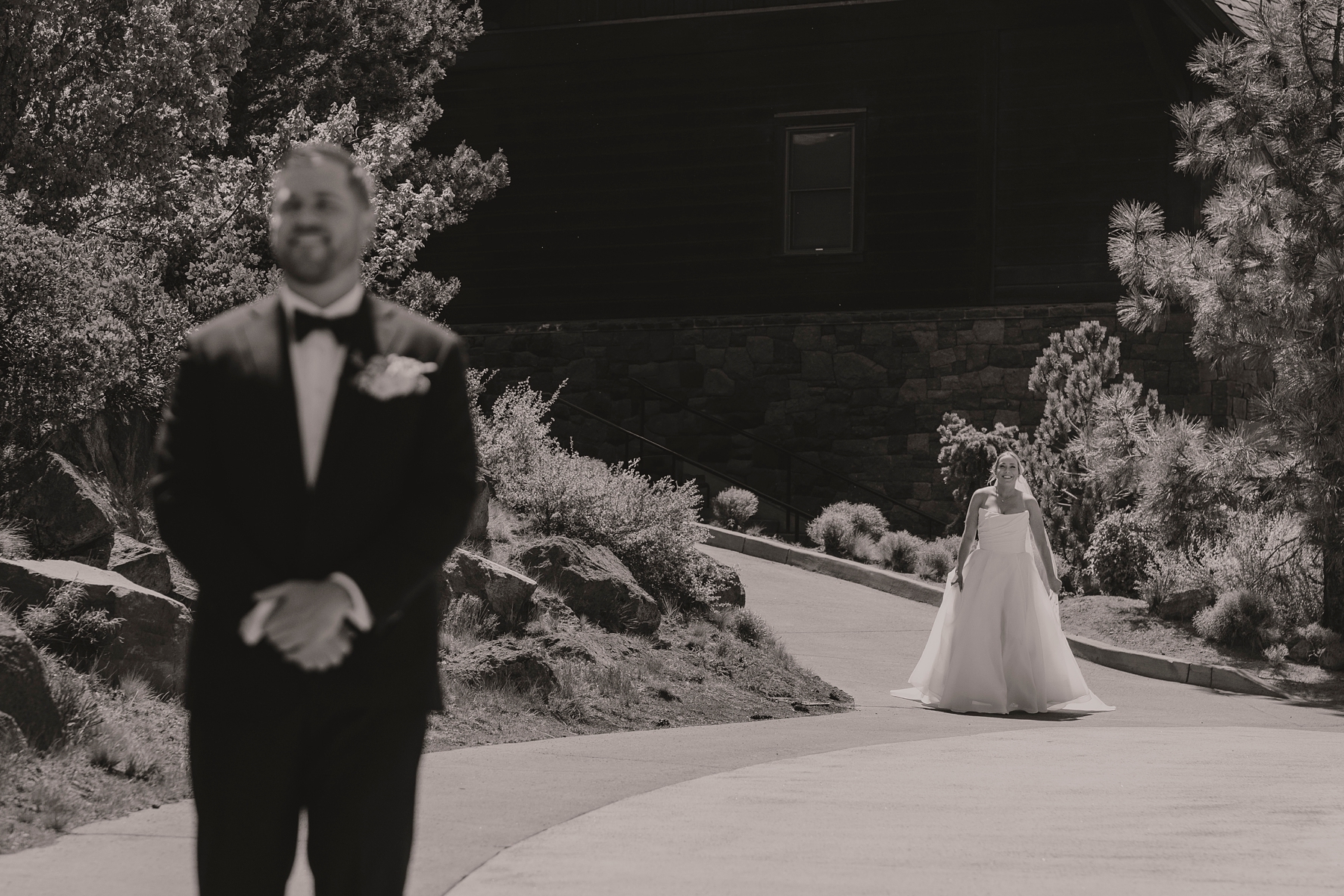 Tetherow Resort Bend Oregon Spring May Wedding Golf Course Yellow Flowers Bright Sunny Victoria Carlson Actually Ashley