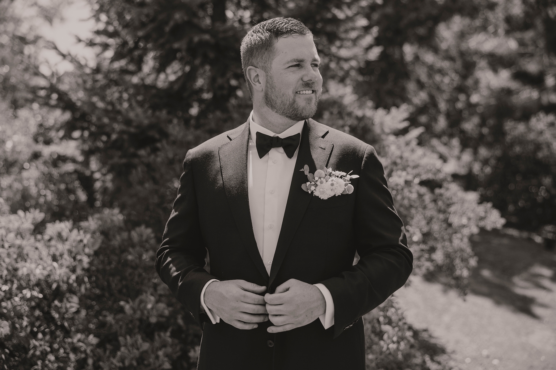 Tetherow Resort Bend Oregon Spring May Wedding Golf Course Yellow Flowers Bright Sunny Victoria Carlson Actually Ashley