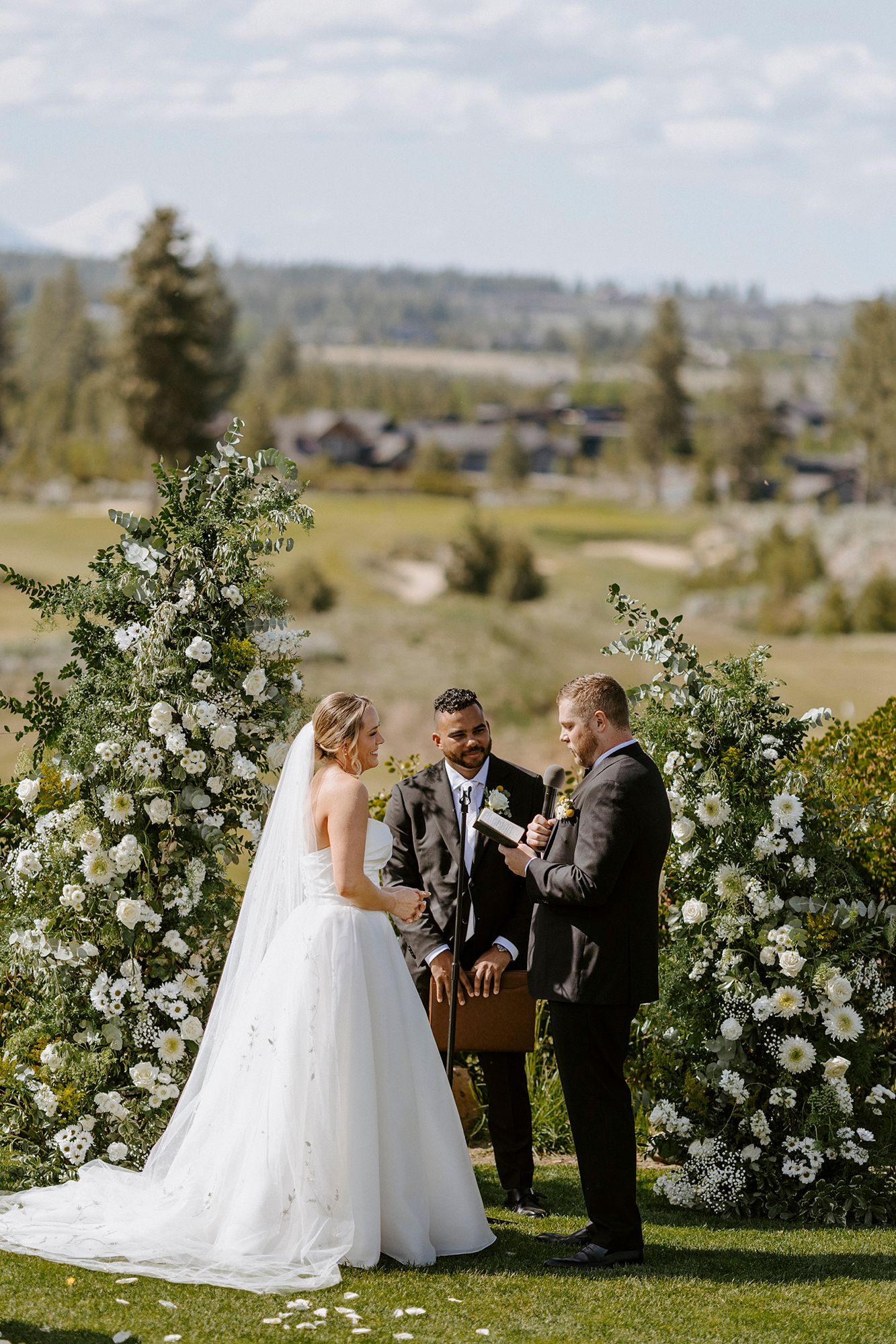 Tetherow Resort Bend Oregon Spring May Wedding Golf Course Yellow Flowers Bright Sunny Victoria Carlson Actually Ashley