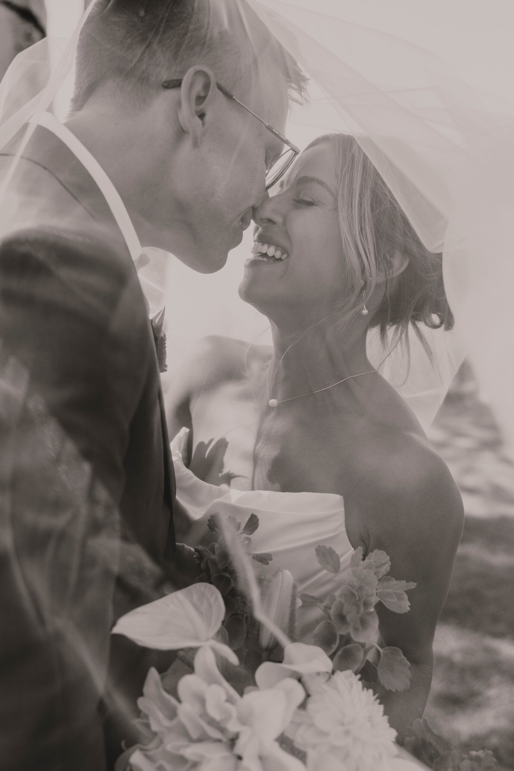 pastel wedding black butte ranch oregon sisters outdoor venue mountain view central oregon victoria carlson colorful sunset