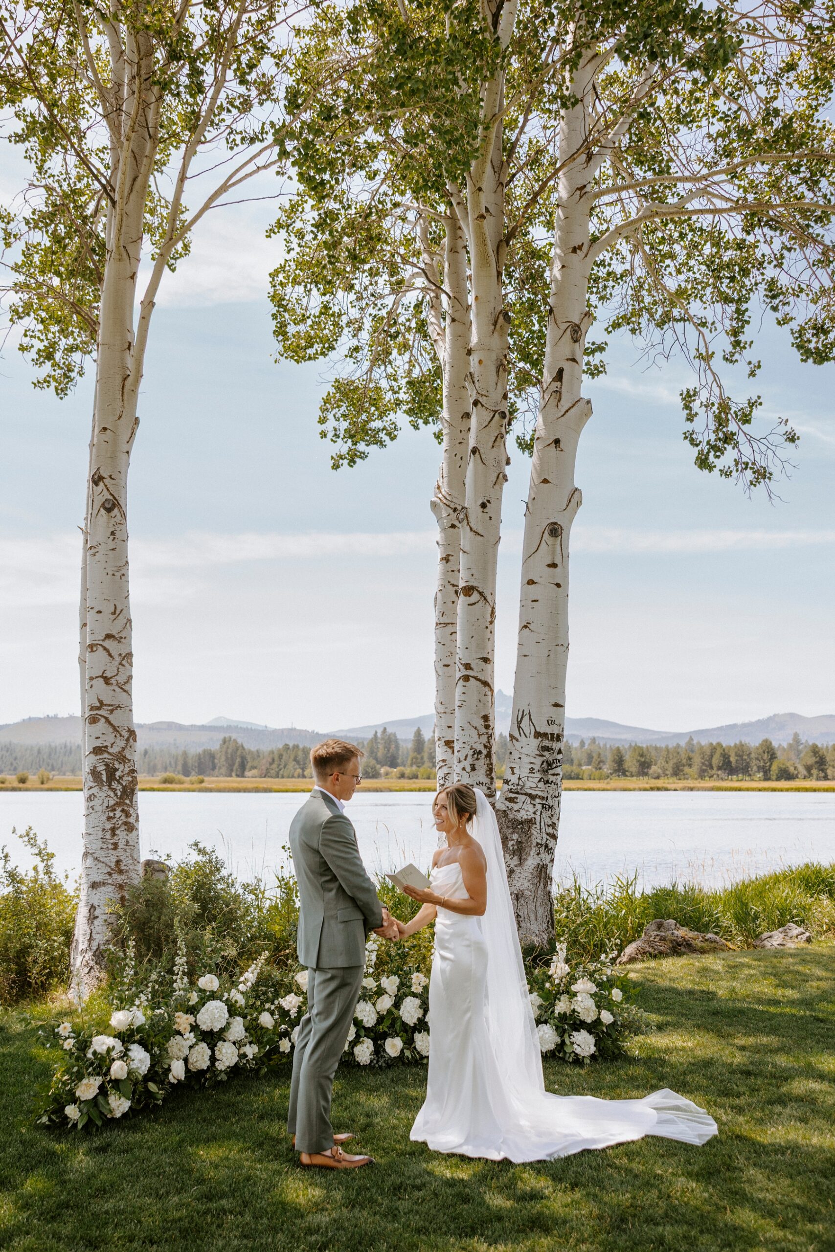 pastel wedding black butte ranch oregon sisters outdoor venue mountain view central oregon victoria carlson colorful sunset