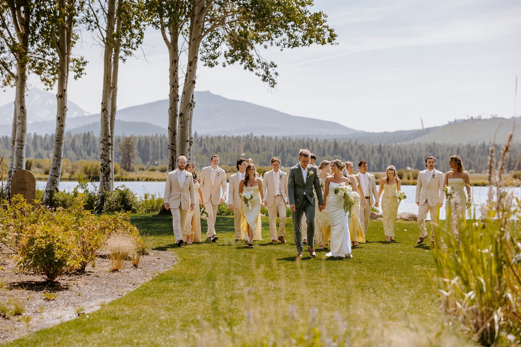 pastel wedding black butte ranch oregon sisters outdoor venue mountain view central oregon victoria carlson