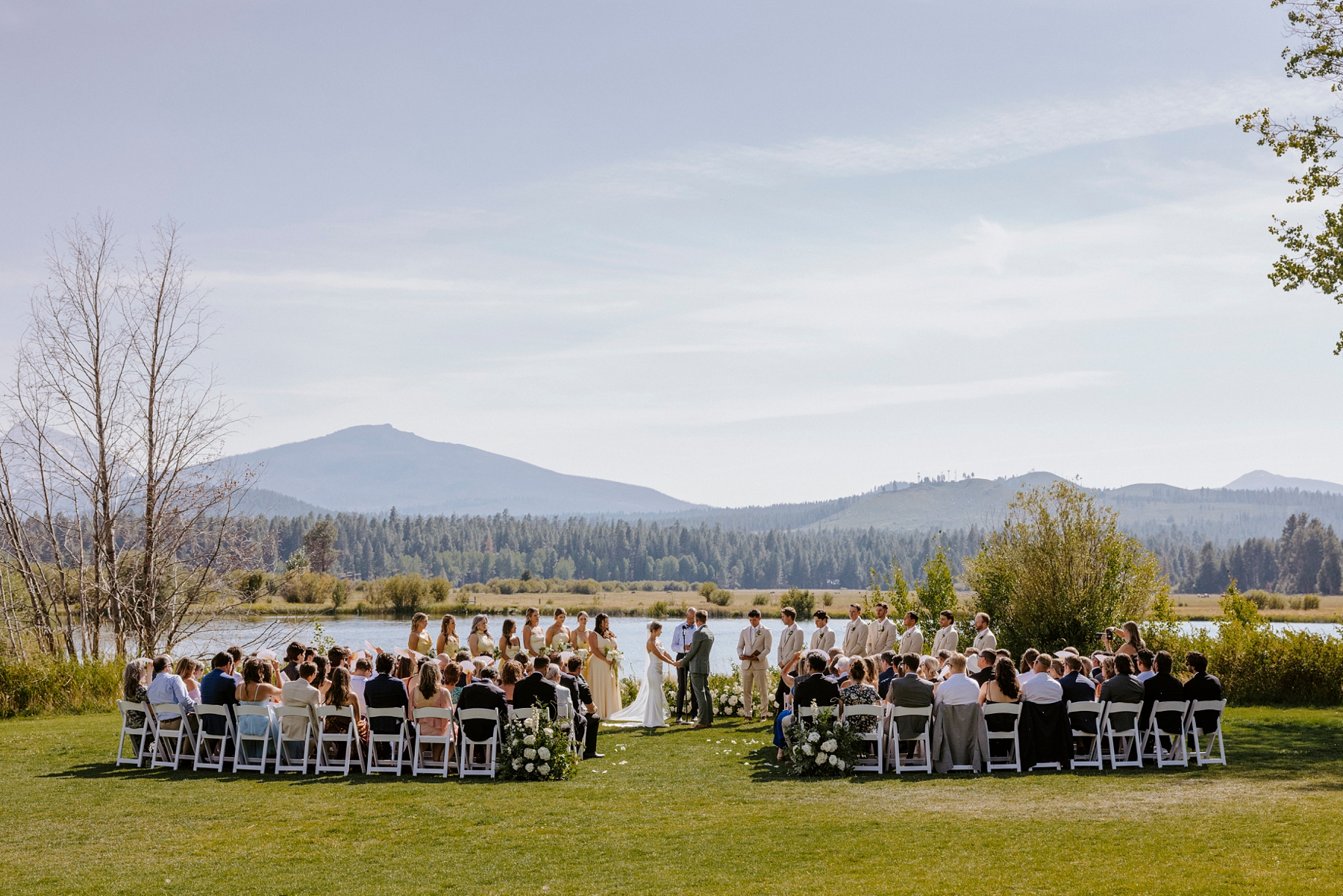 pastel wedding black butte ranch oregon sisters outdoor venue mountain view central oregon victoria carlson