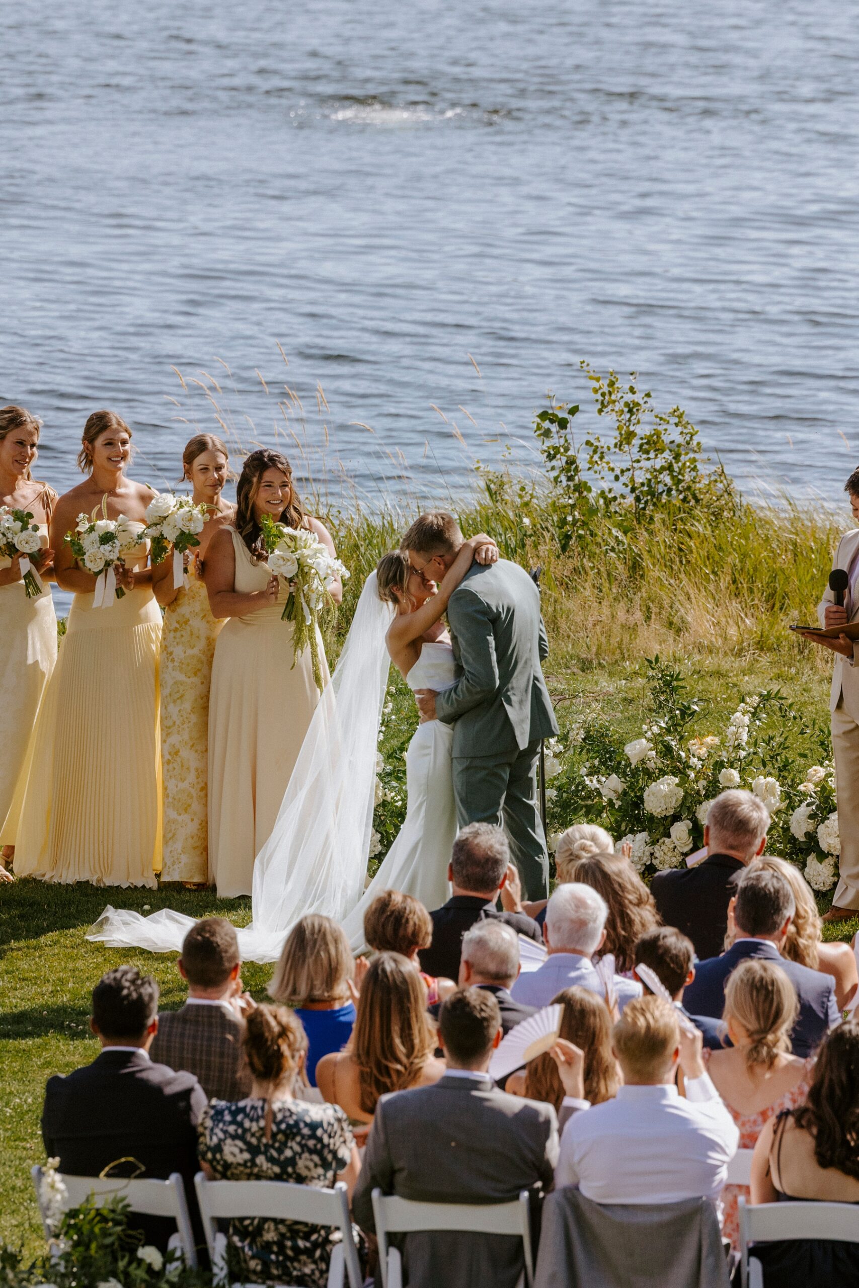 pastel wedding black butte ranch oregon sisters outdoor venue mountain view central oregon victoria carlson