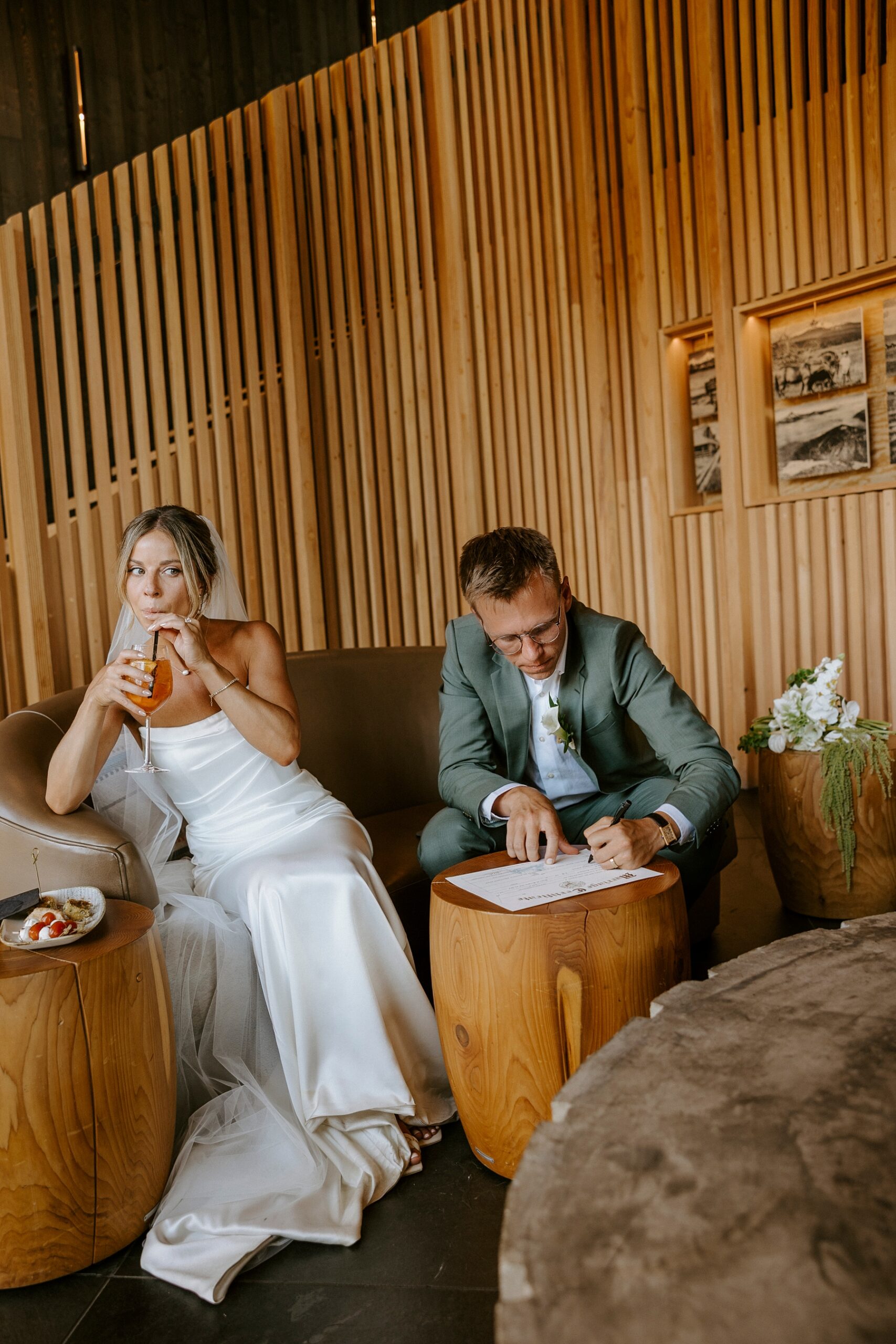 pastel wedding black butte ranch oregon sisters outdoor venue mountain view central oregon victoria carlson