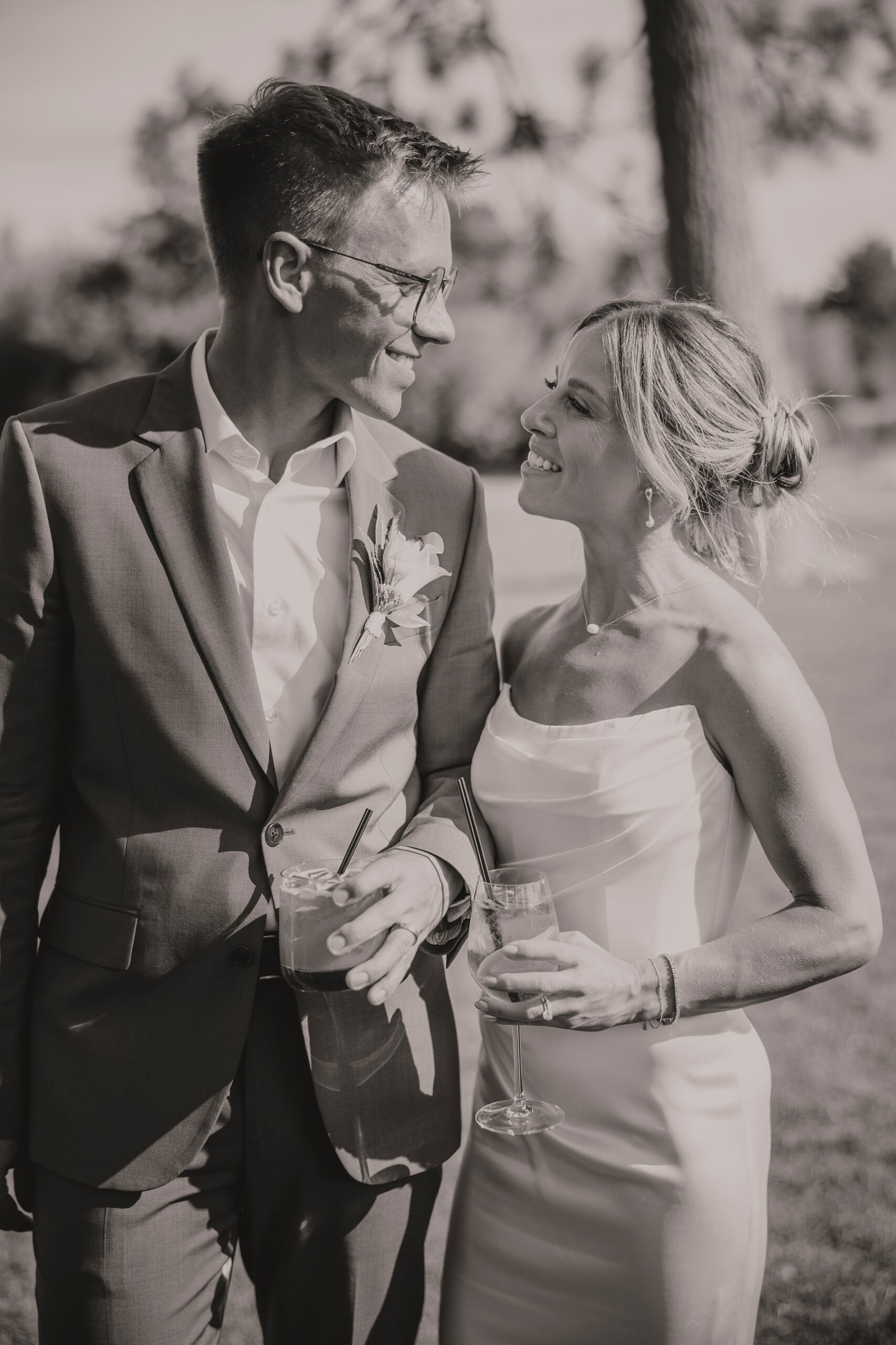 pastel wedding black butte ranch oregon sisters outdoor venue mountain view central oregon victoria carlson colorful sunset