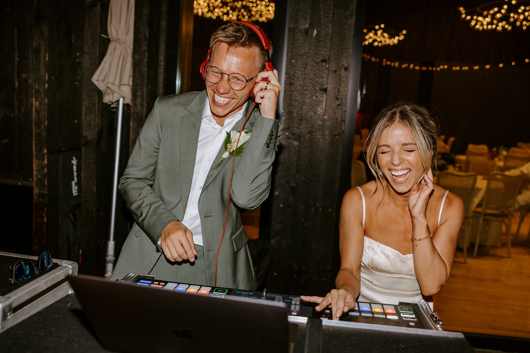 pastel wedding black butte ranch oregon sisters outdoor venue mountain view central oregon victoria carlson