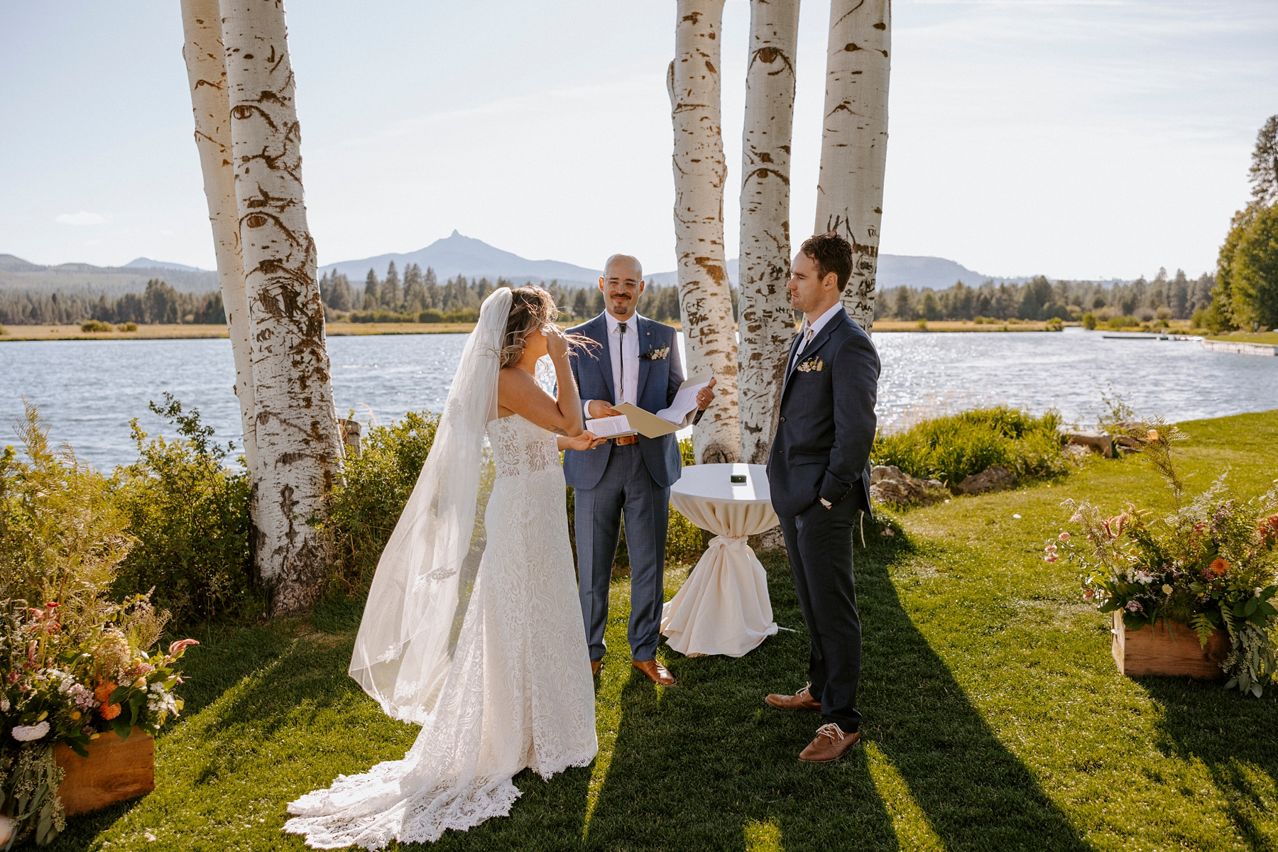 horse stampede, black butte ranch, stables, wedding, bride, groom, victoria carlson, wedding photographer